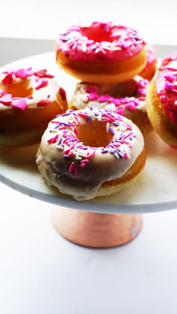BAKED DOUGHNUT,SUPER EASY,LESS INGREDIENT,NOT OILY,CUTE AND PRETTY